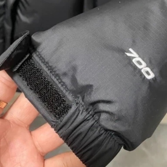 The North Face Black Puffer Jacket - Picture 6 of 6